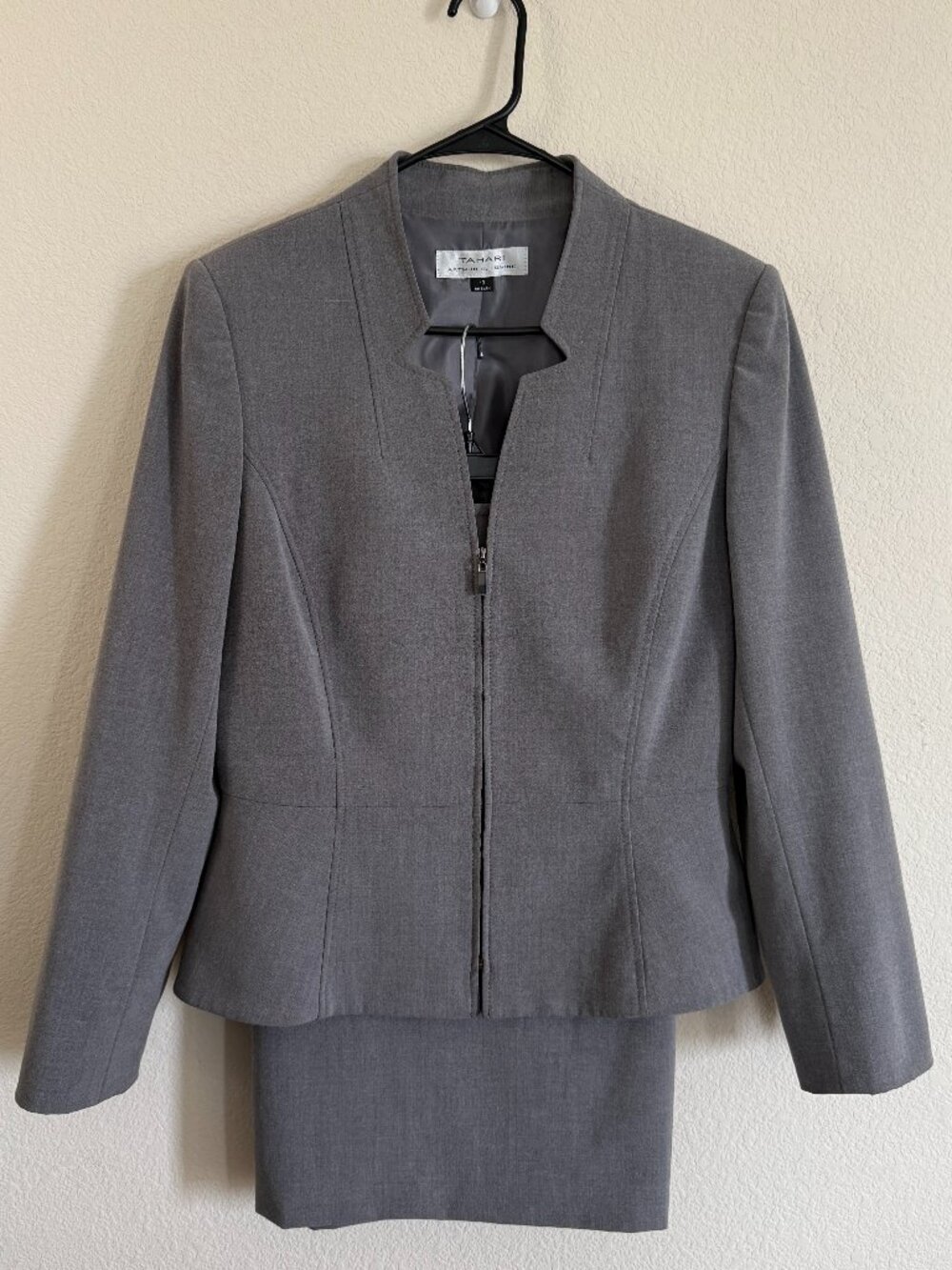 Tahari Arthur S Levine Gray Skirt Suit Size 10 2 Piece Zip Front Career Set